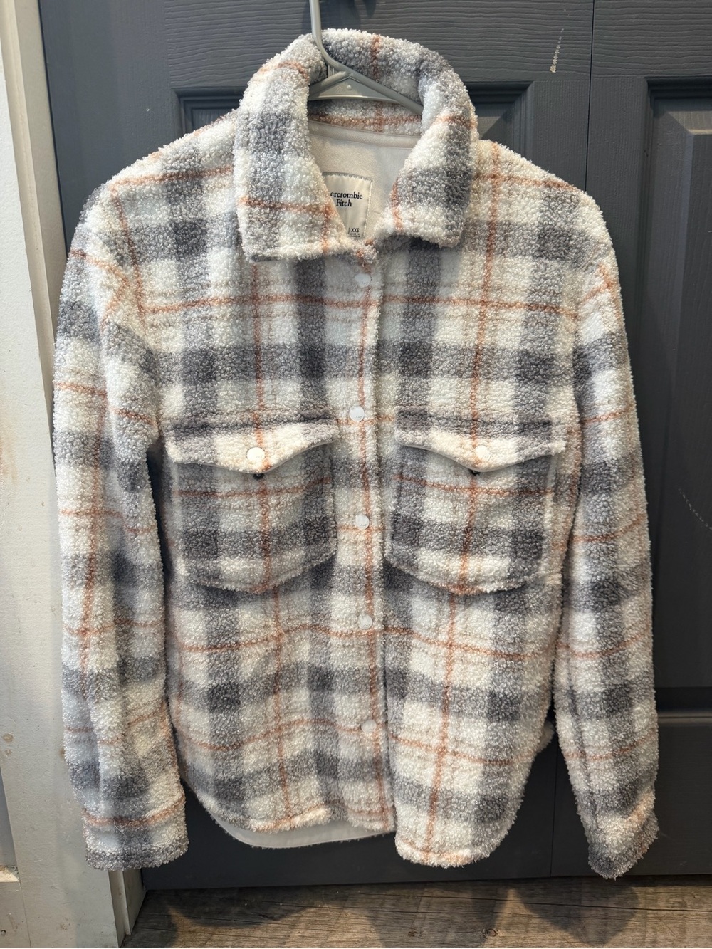 Abercrombie & Fitch women’s Gray Plaid Sherpa Shacket